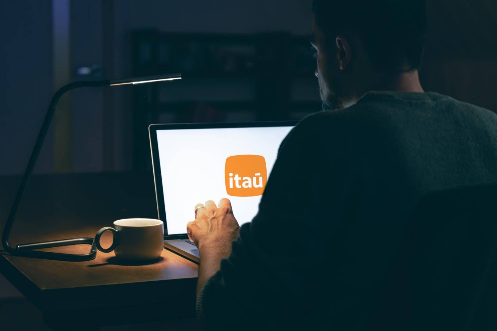 funcionário da itaú observado