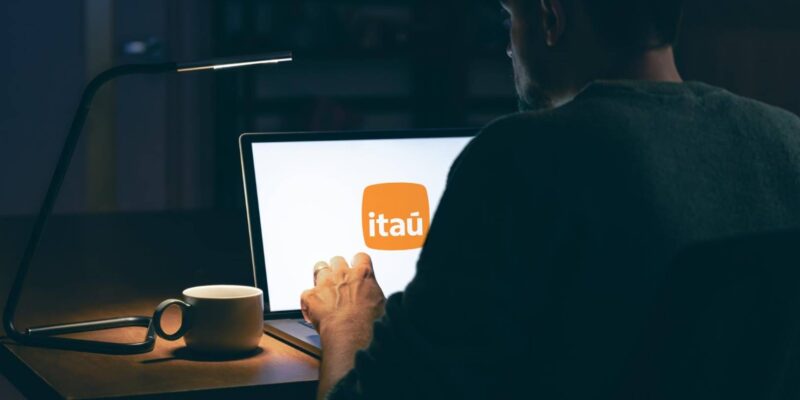 funcionário da itaú observado